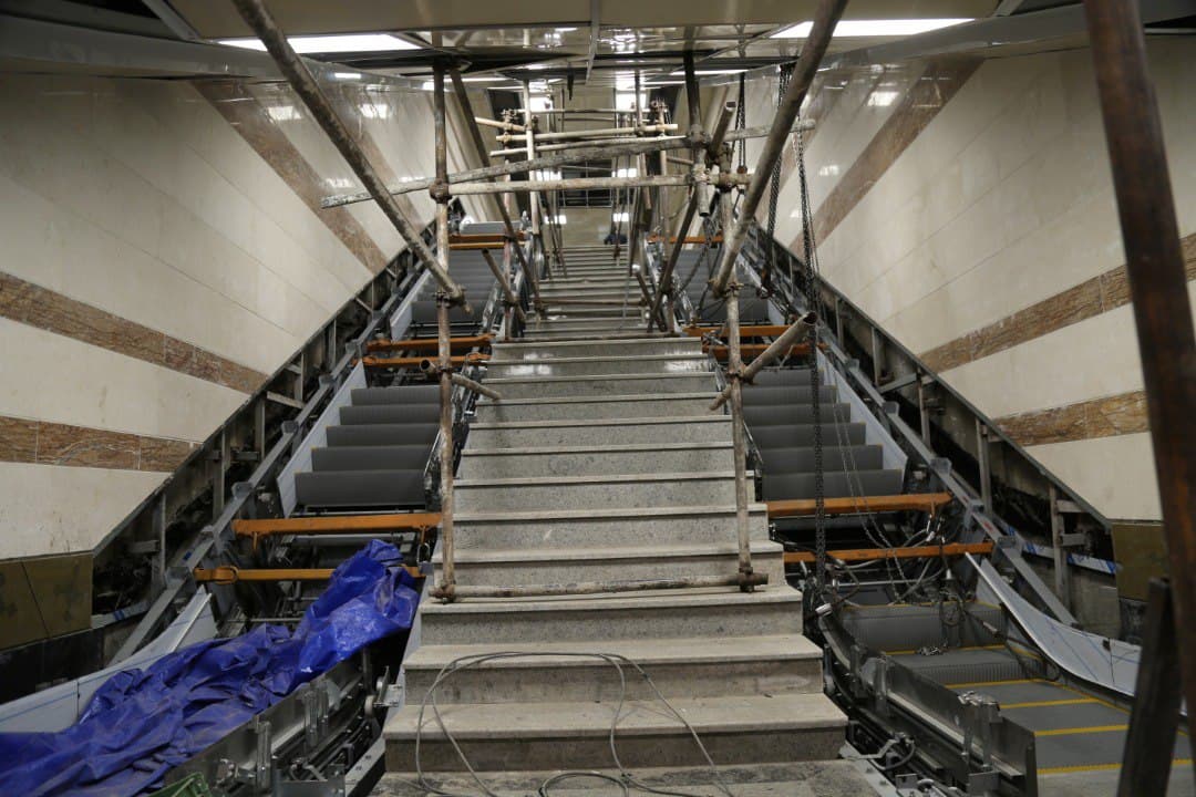 استفاده از پله برقي ساخت داخل در ايستگاه هاي خط 7 مترو