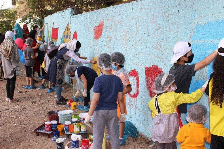 کودکان شمال تهران، محله را دیوارنگاری کردند