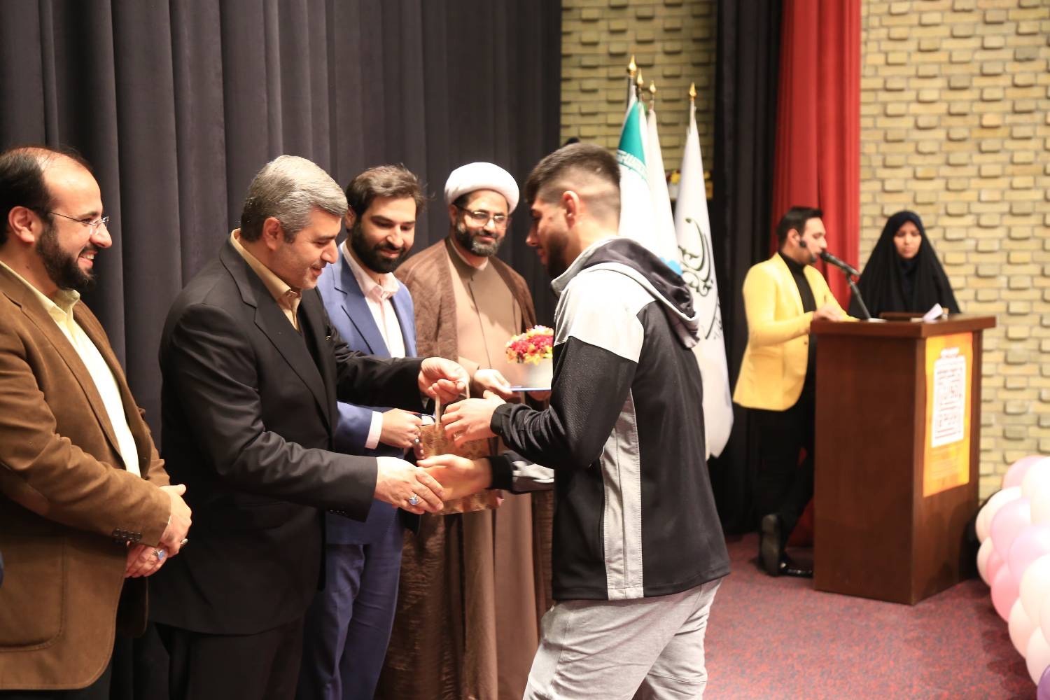 جوانان برگزیده قلب طهران انتخاب شدند